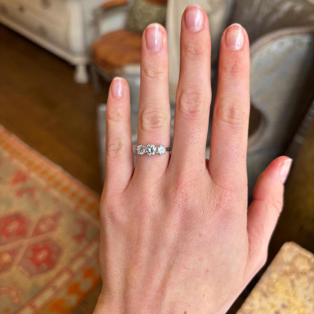 Vintage, 1940s three-stone diamond ring