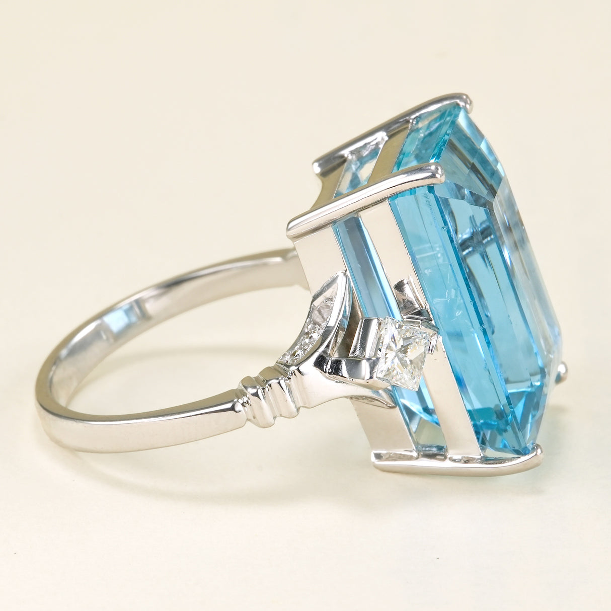 Vintage, 1980s aquamarine and diamond cocktail ring