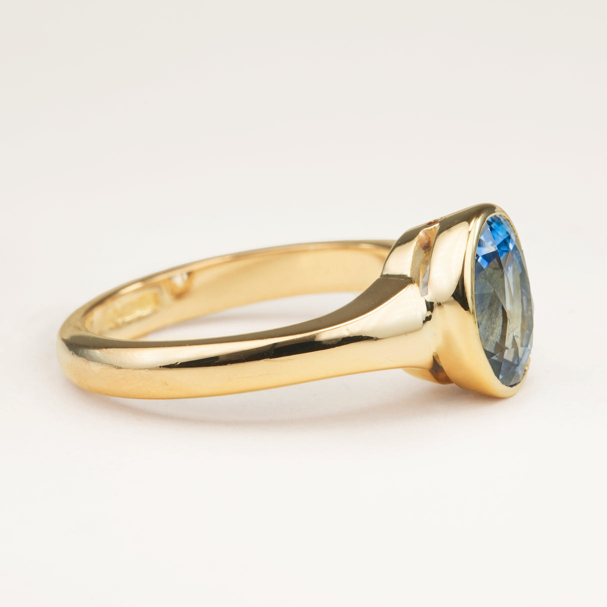 Vintage, 2000's sapphire solitaire ring