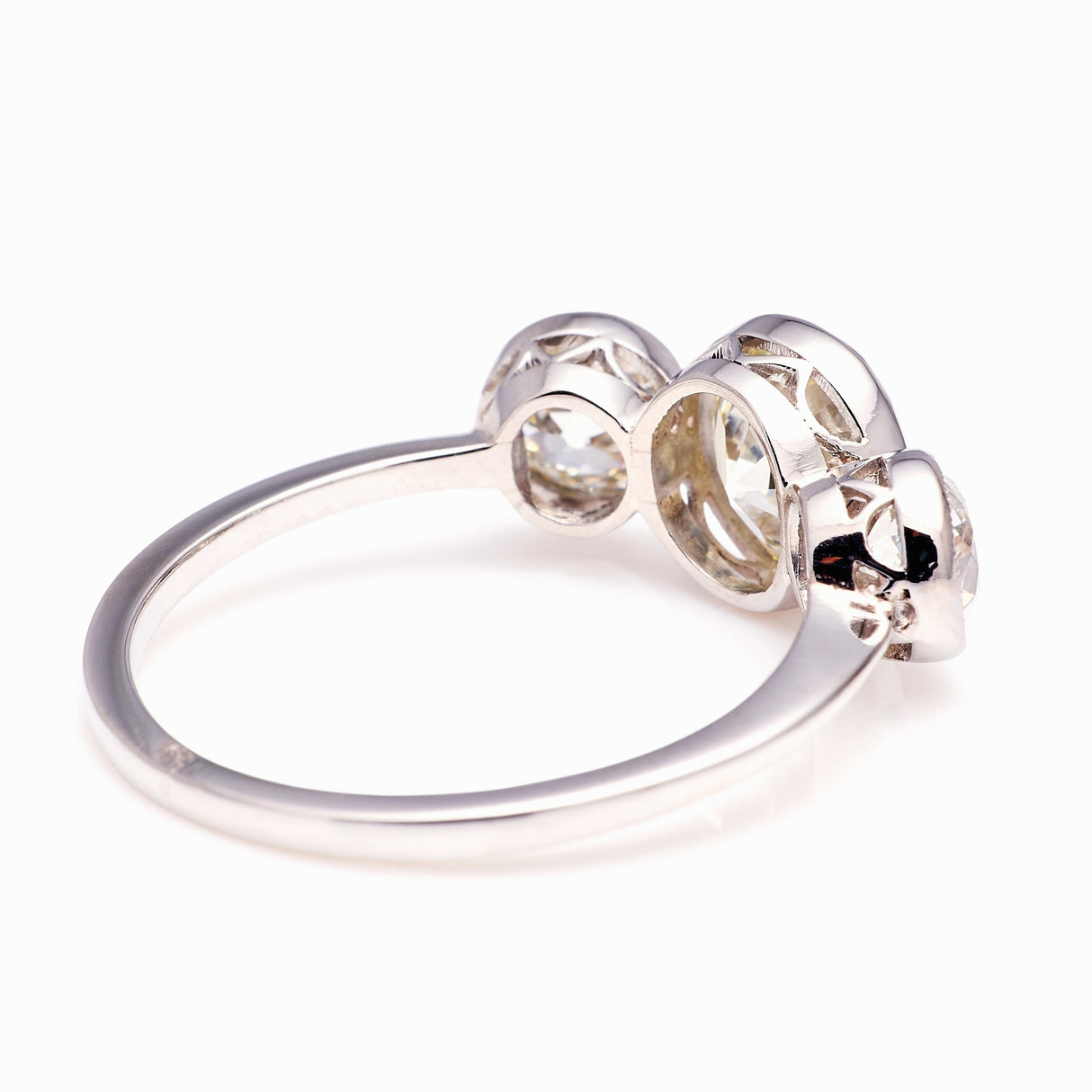 Vintage, Art Deco diamond three-stone engagement ring