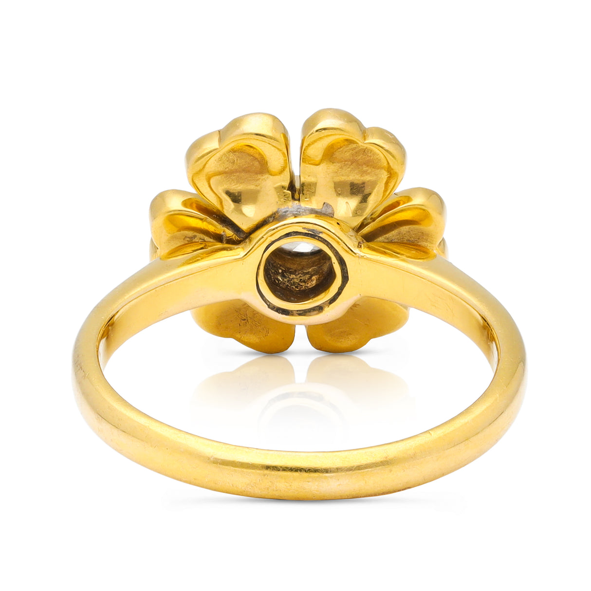 Antique old-cut diamond surrounded by pearls, 18ct yellow gold