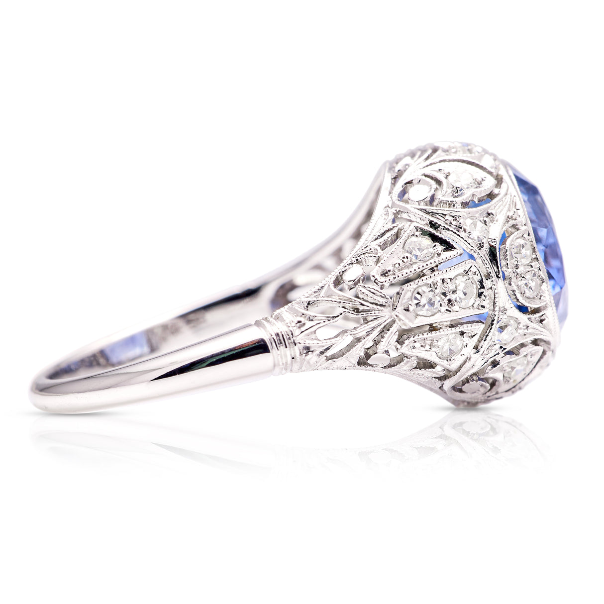 Antique, Belle Époque Sri Lankan (Ceylon) 8ct sapphire and diamond ring