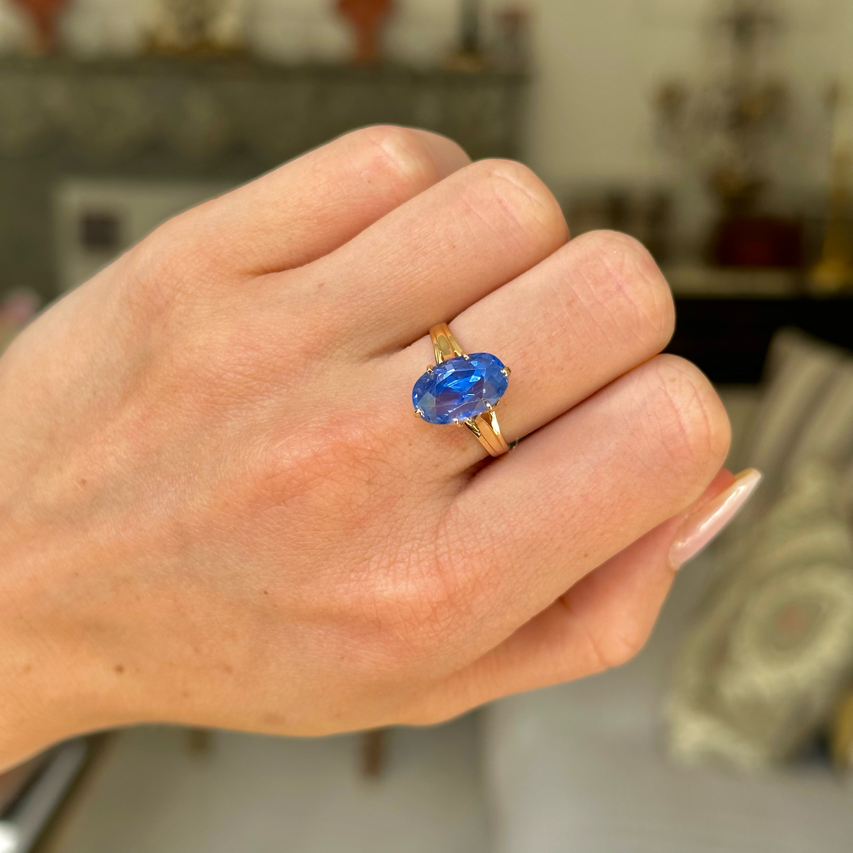 Antique, French, solitaire 6ct native-cut sri lankan sapphire, 18ct yellow gold