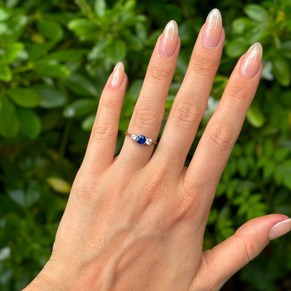 Antique, Edwardian sapphire & diamond three-stone ring, 18ct yellow gold & platinum