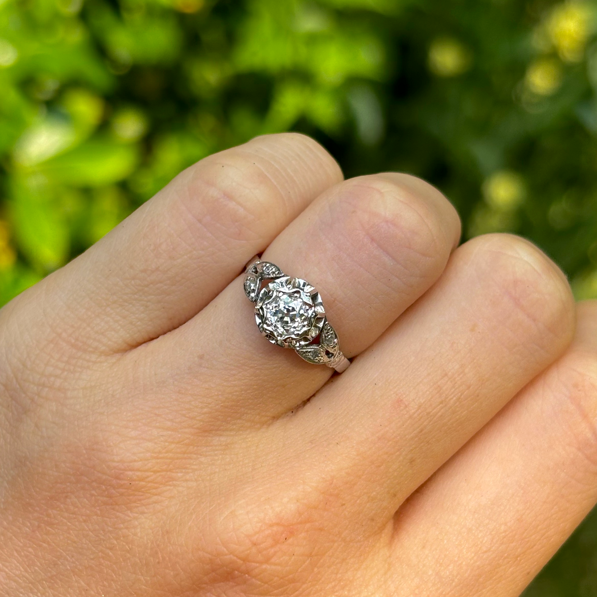 Antique, late Victorian diamond engagement ring, 18ct white gold and platinum