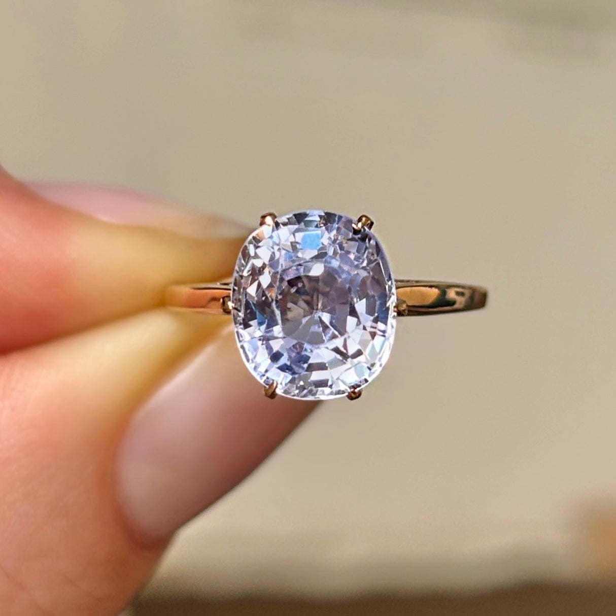 Antique, single-stone lilac sapphire ring 14ct yellow gold