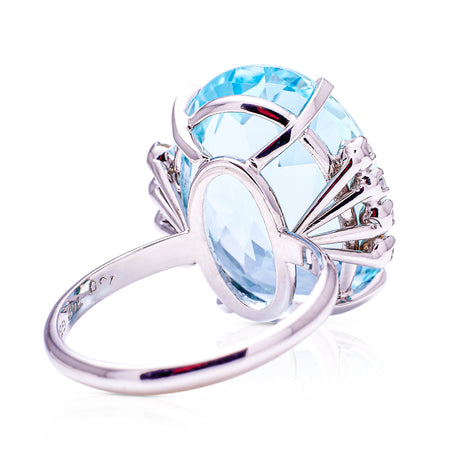 Vintage, 15ct aquamarine & diamond cocktail ring, 18ct white gold