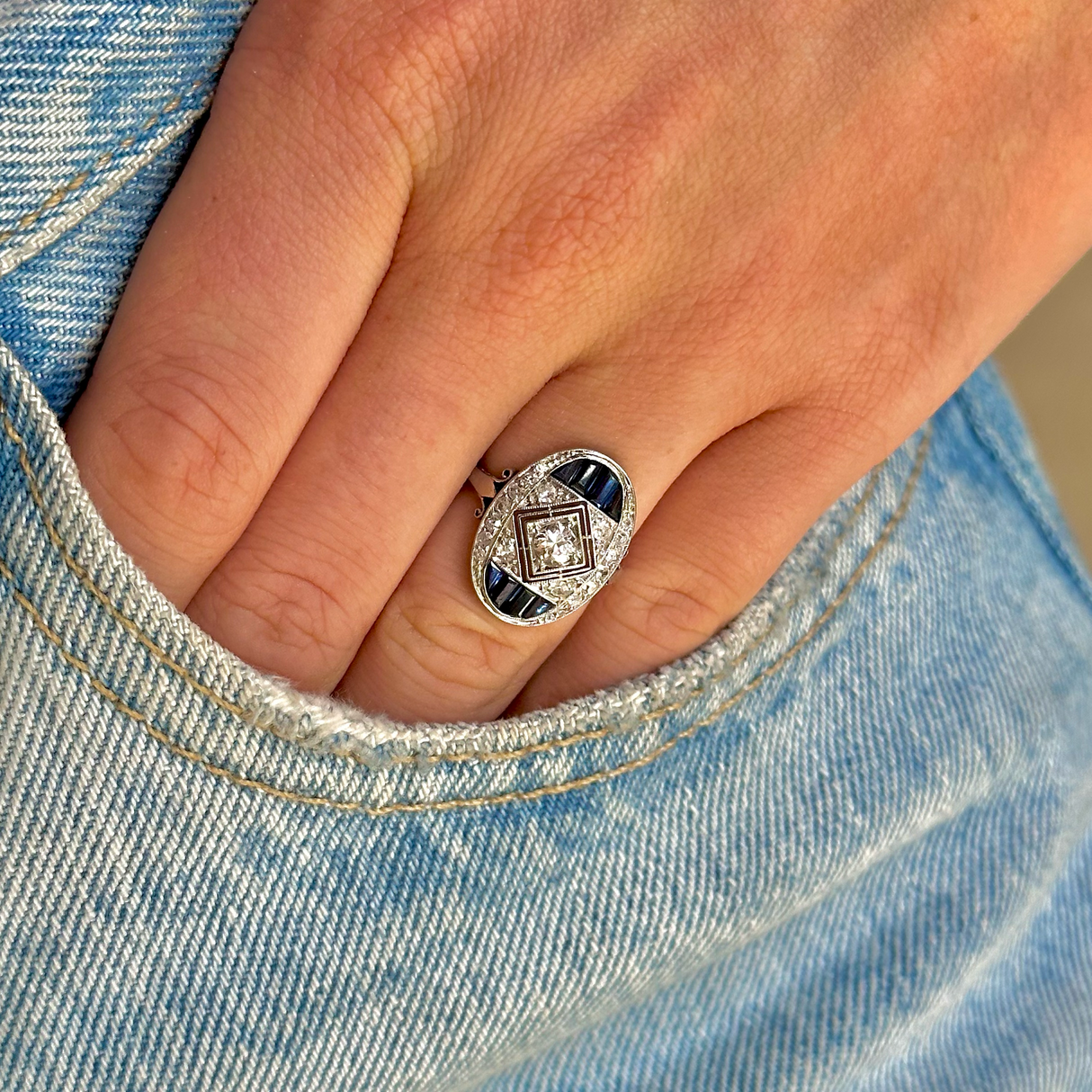 Art Deco diamond and sapphire ring, platinum