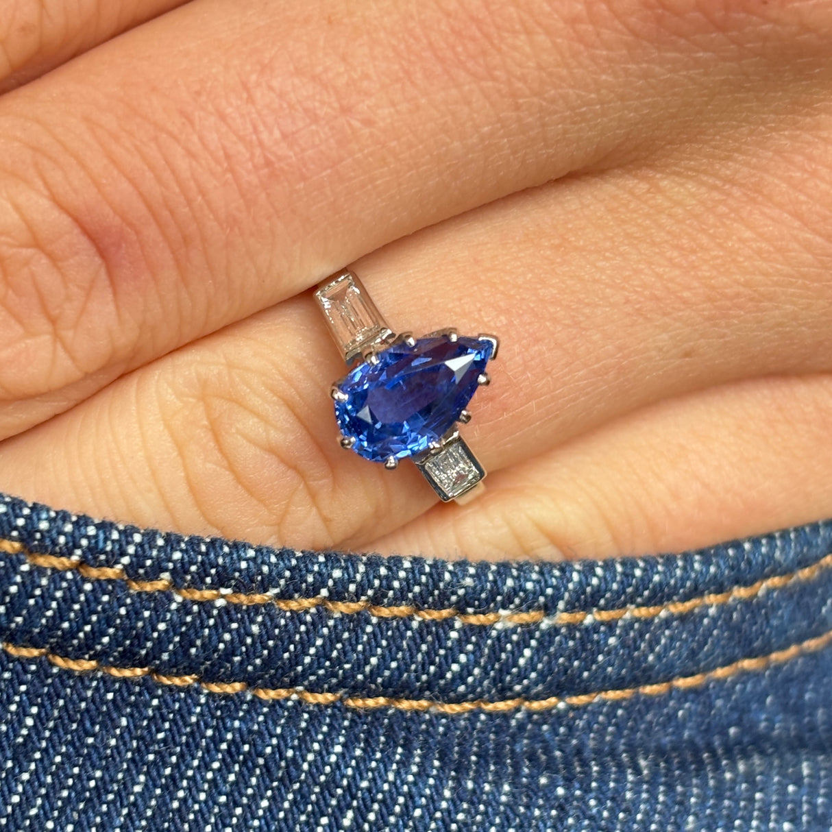 Vintage, 1940s sapphire & diamond ring