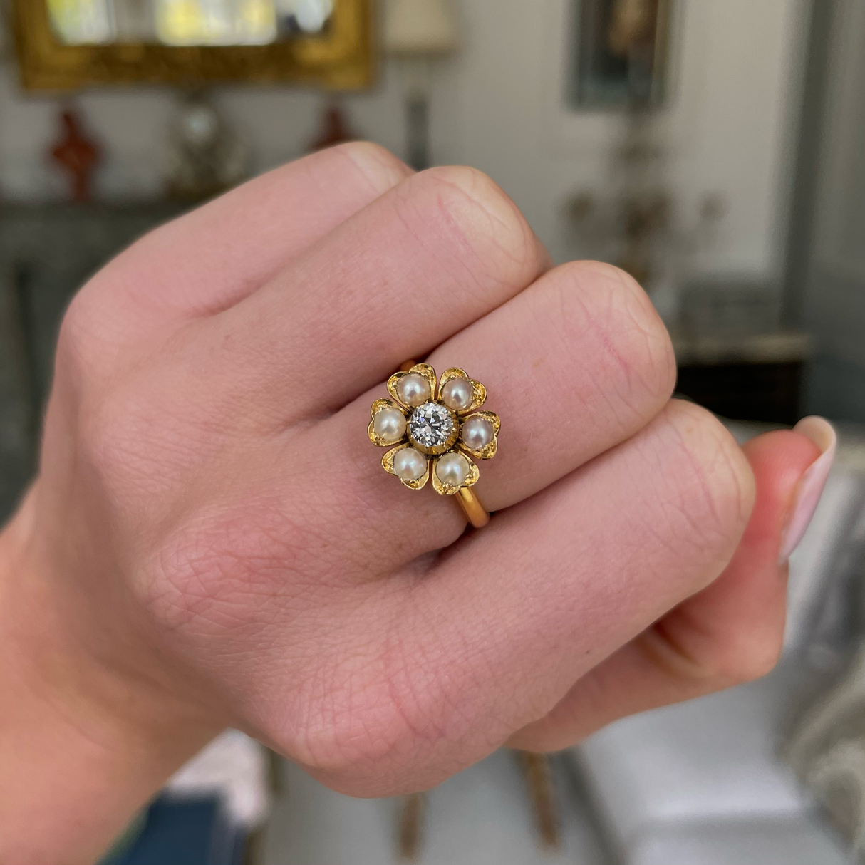 Antique old-cut diamond surrounded by pearls, 18ct yellow gold