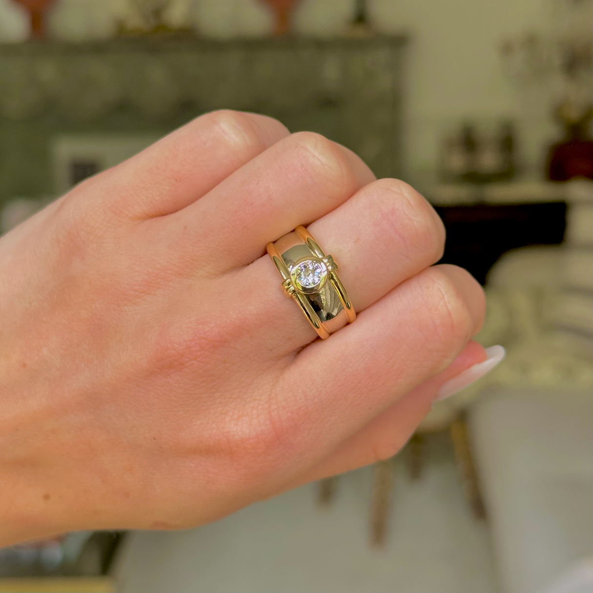 Ancient inspired diamond band, 18ct yellow gold, French. circa 1980