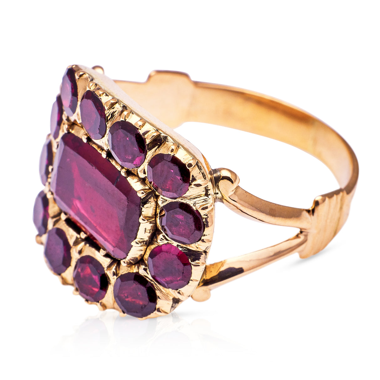 Georgian garnet cluster ring, side view.