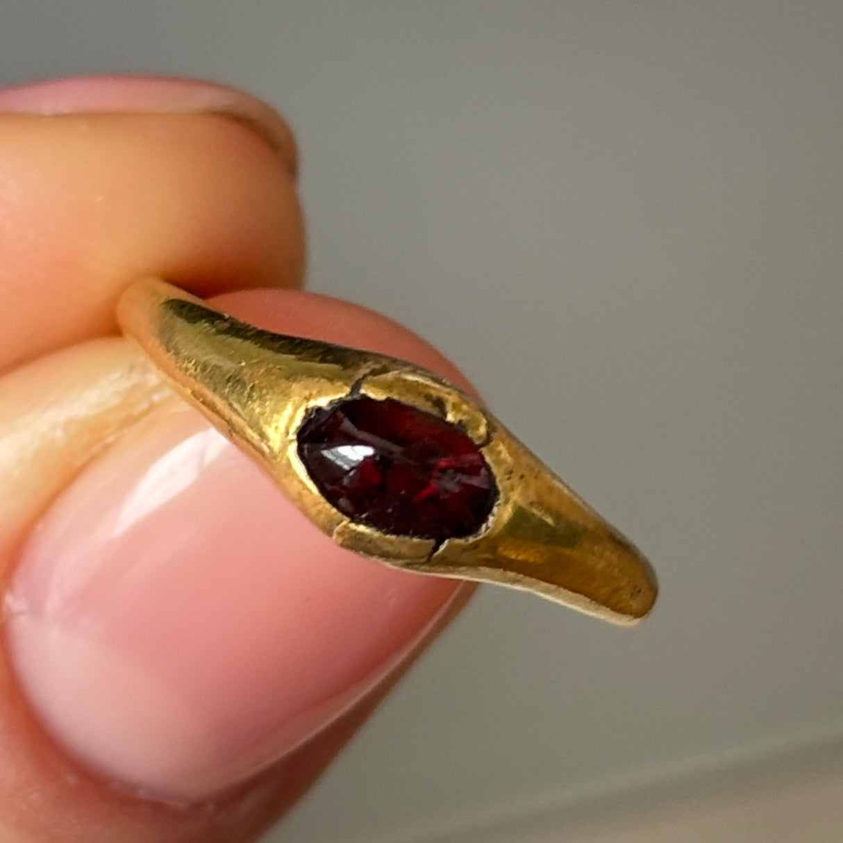 Ancient, Medieval garnet single-stone ring