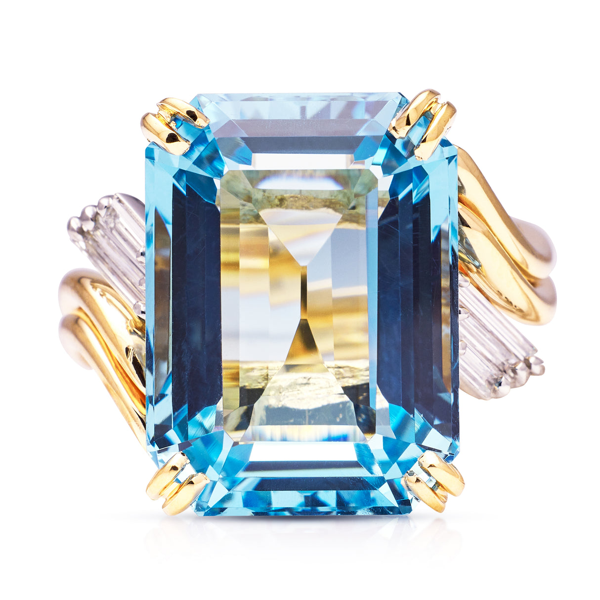 Vintage aquamarine ring, front view.