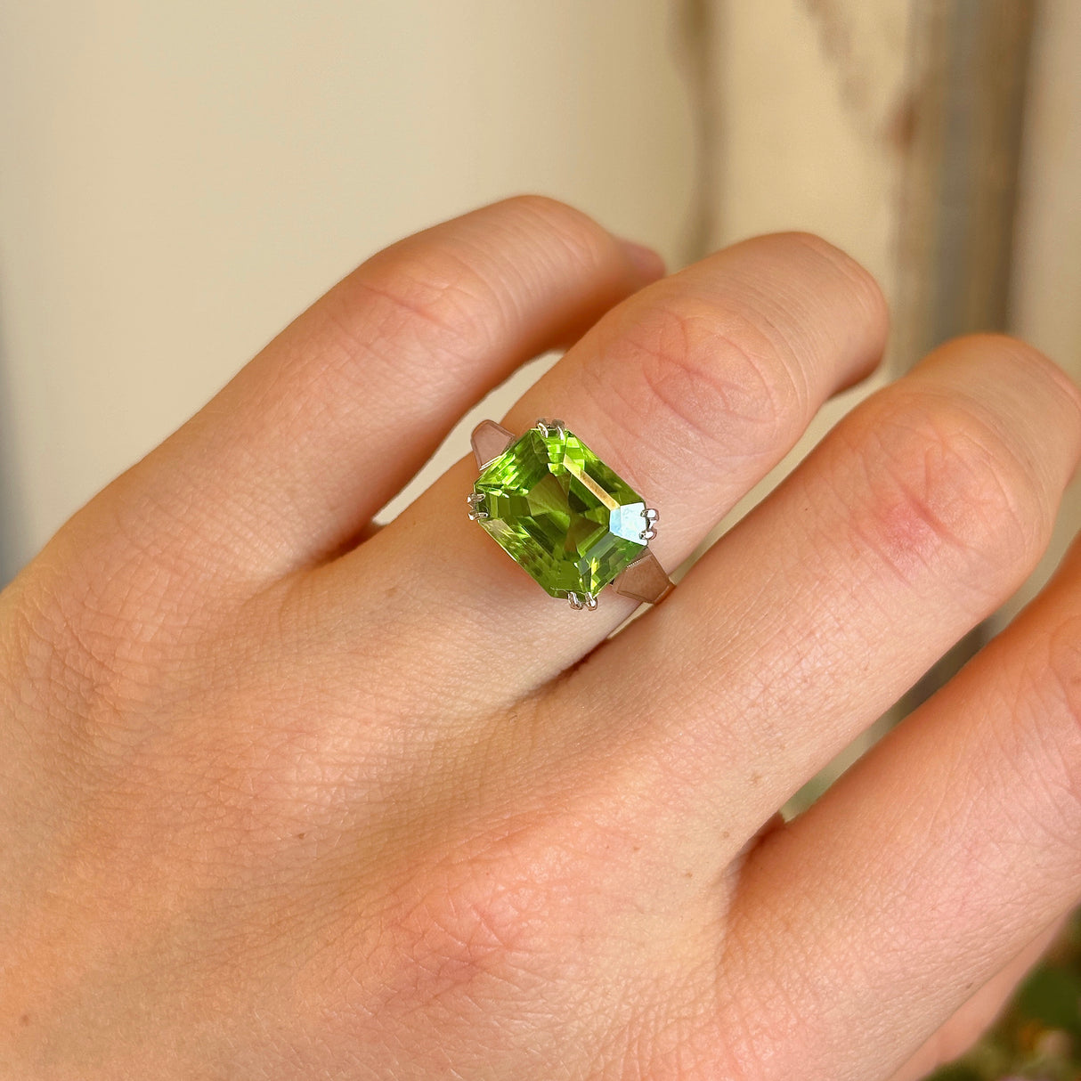 Vintage, Art Deco 7ct peridot ring