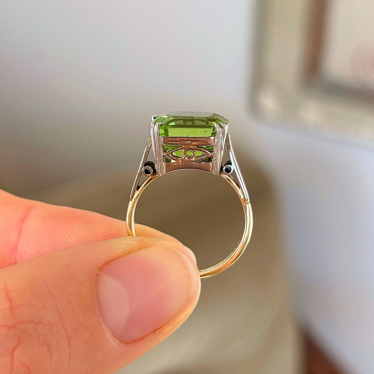 Vintage, Art Deco 7ct peridot ring