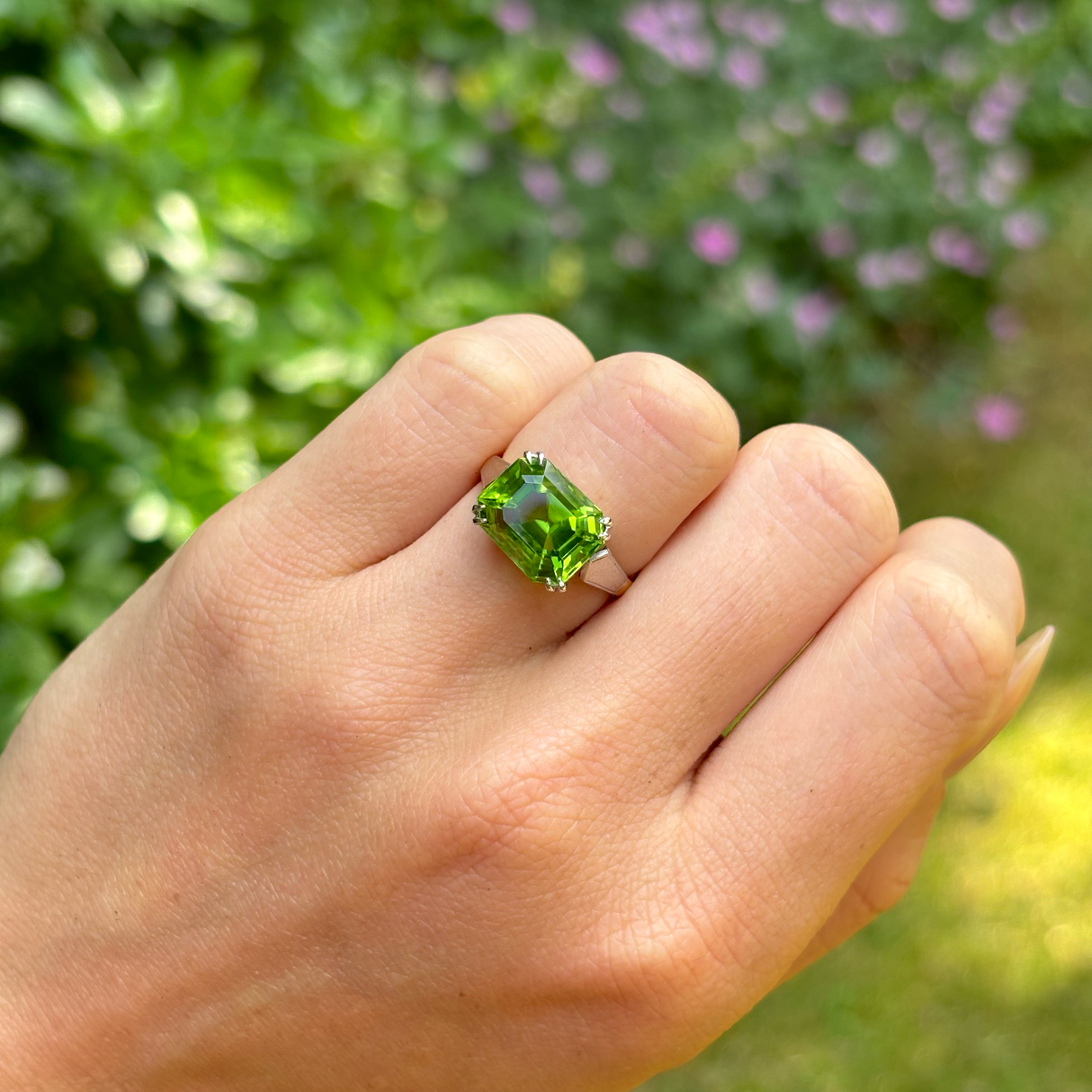 Vintage, Art Deco peridot ring, 18ct yellow gold and platinum