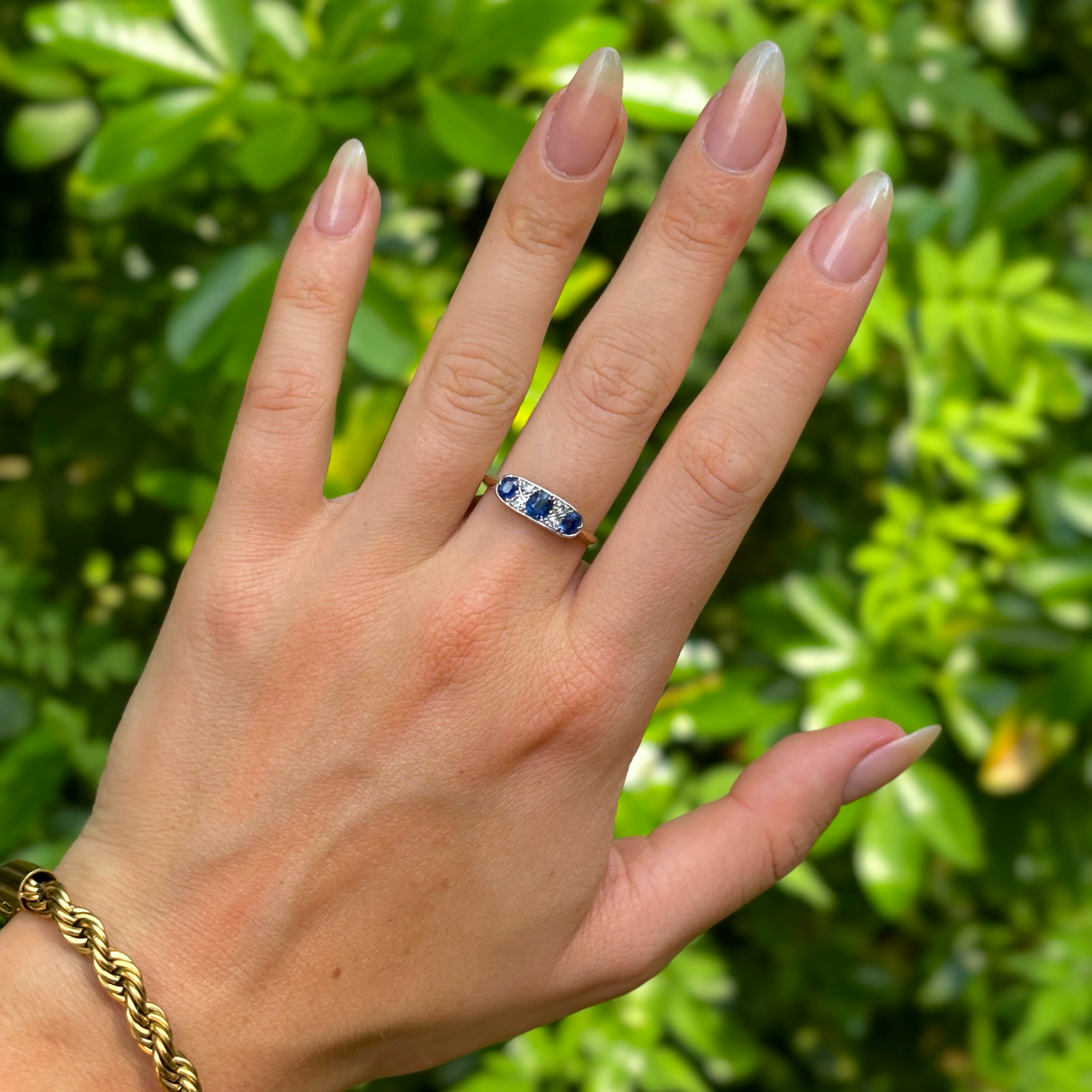 Vintage, Art Deco sapphire three-stone ring, 18ct yellow gold & platinum