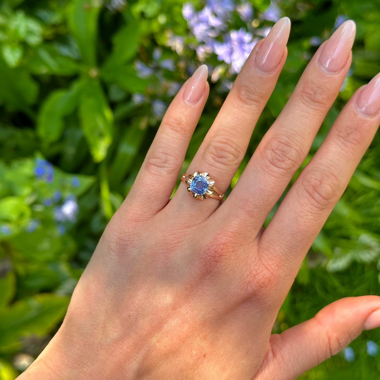 Vintage, Single Stone 2.76ct Cornflower Blue Sapphire, 14ct Yellow Gold worn on hand.