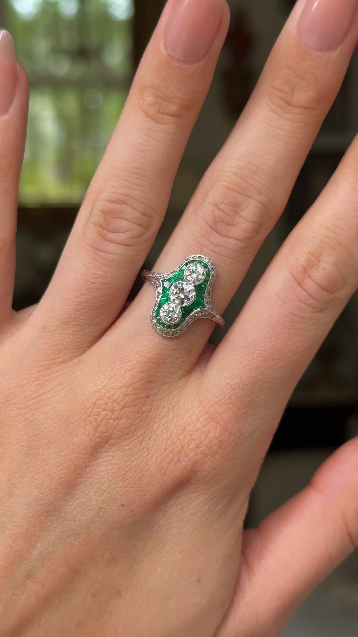 Antique emerald |  Art Deco emerald & diamond ring, platinum