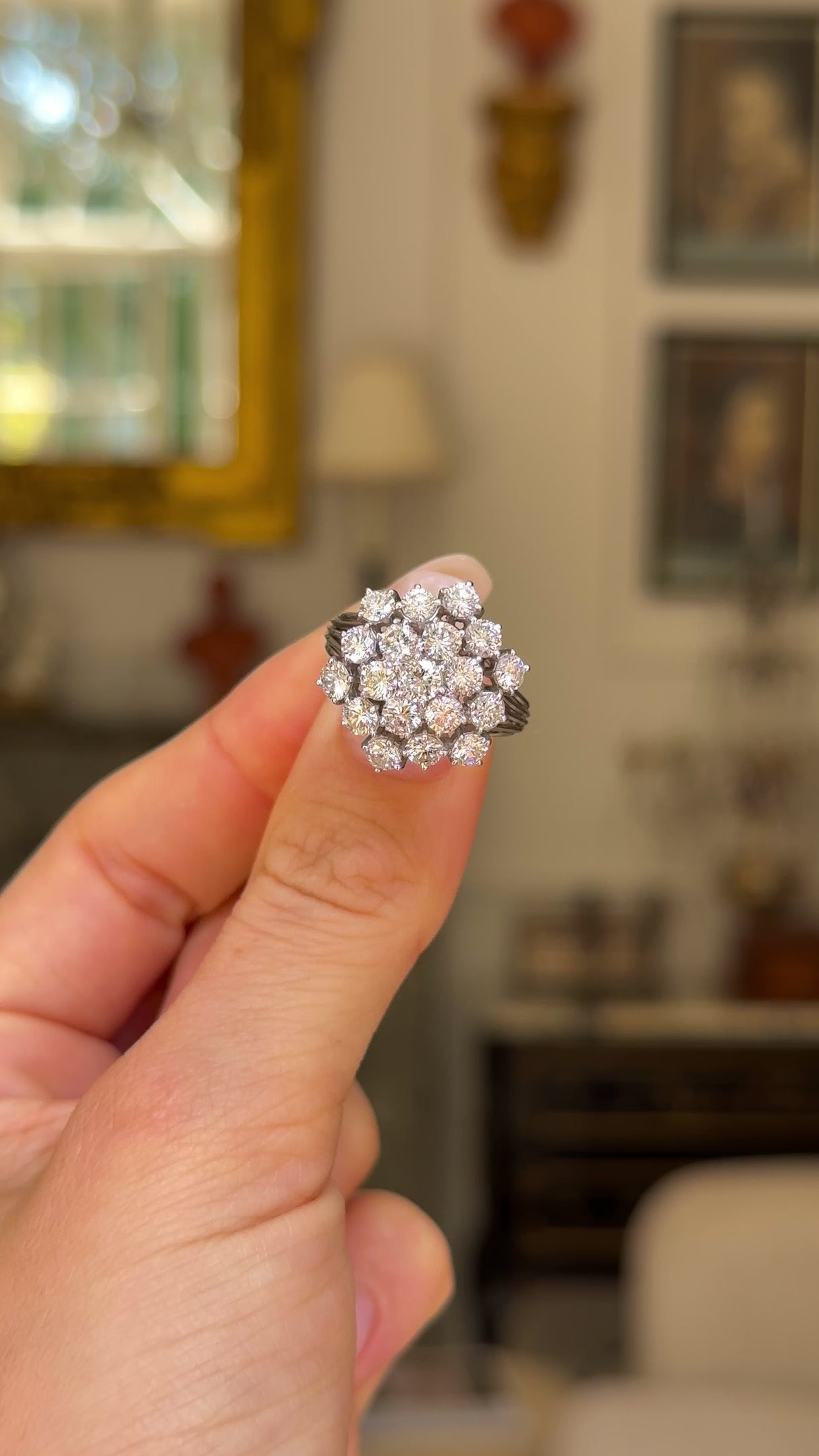 Vintage, 2.85ct diamond cluster ring, 18ct white gold