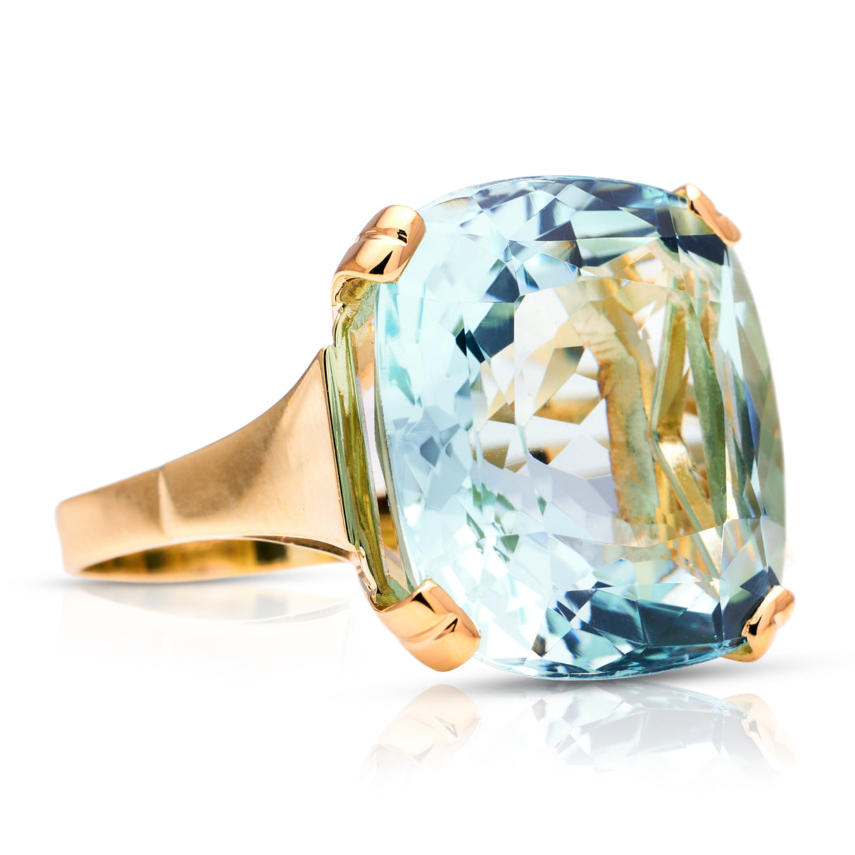 Art Deco | 13ct aquamarine ring, set in 18ct yellow gold