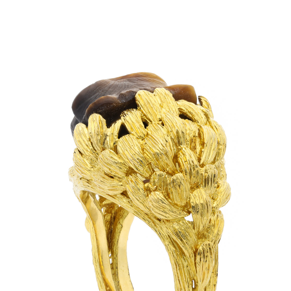 Unusual tiger's eye honey bear and yellow gold ring, rear view.