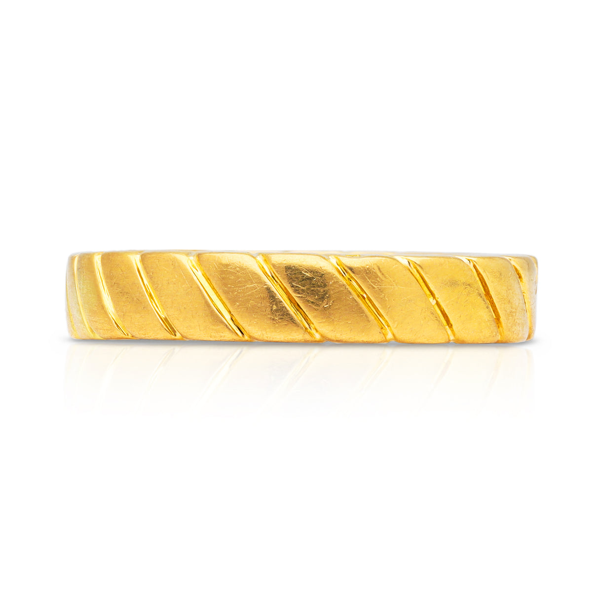 Van Cleef & Arpels 18ct yellow gold band, front view.