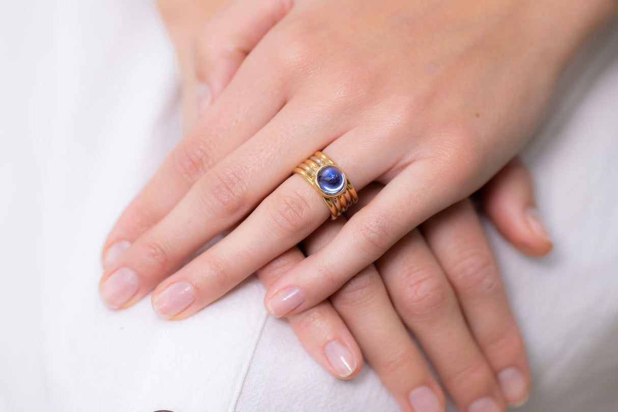 18ct gold, French, sri lankan cabochon sapphire ring