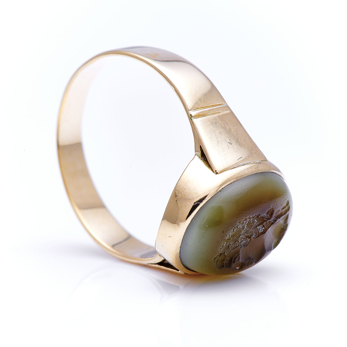 Georgian, 18ct gold, French, carved intaglio ring