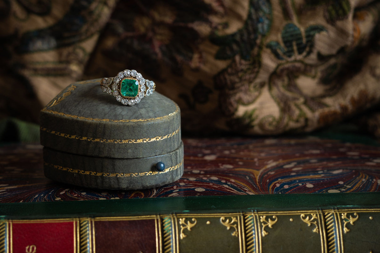 Edwardian, 18ct gold, garland style, emerald and diamond ring