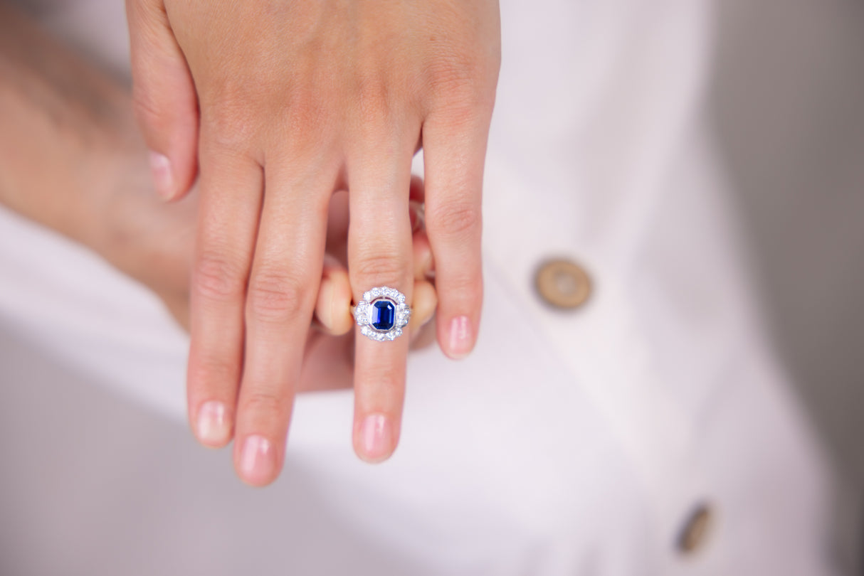 Vintage, Art Deco 1930s, sapphire and diamond cluster ring