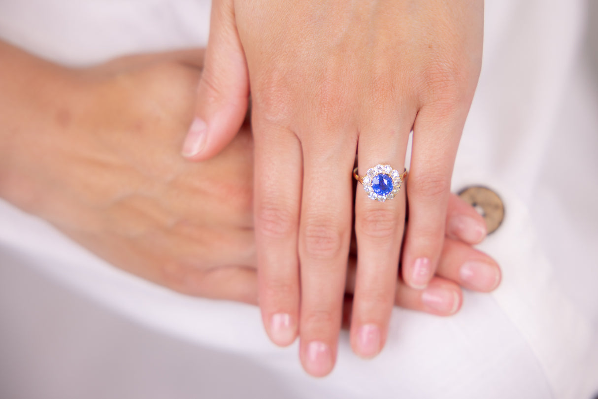 Antique | Edwardian, ceylon sapphire and diamond cluster ring