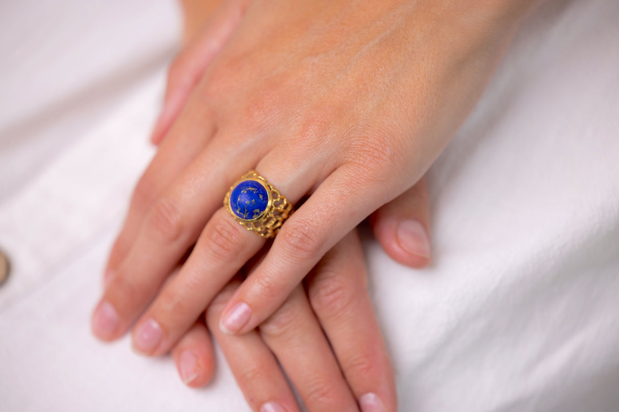 Naturalistic | vintage lapis ring, 18ct gold
