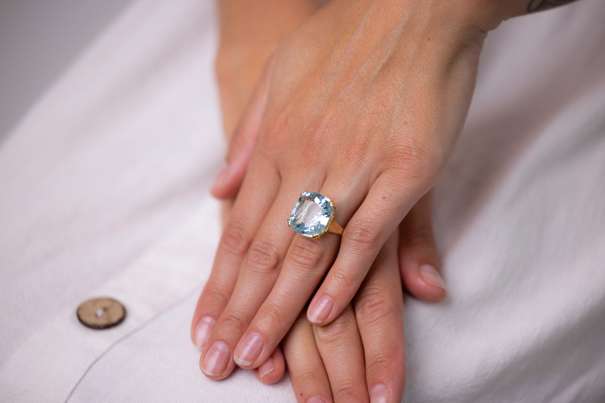 Art Deco | 13ct aquamarine ring, set in 18ct yellow gold