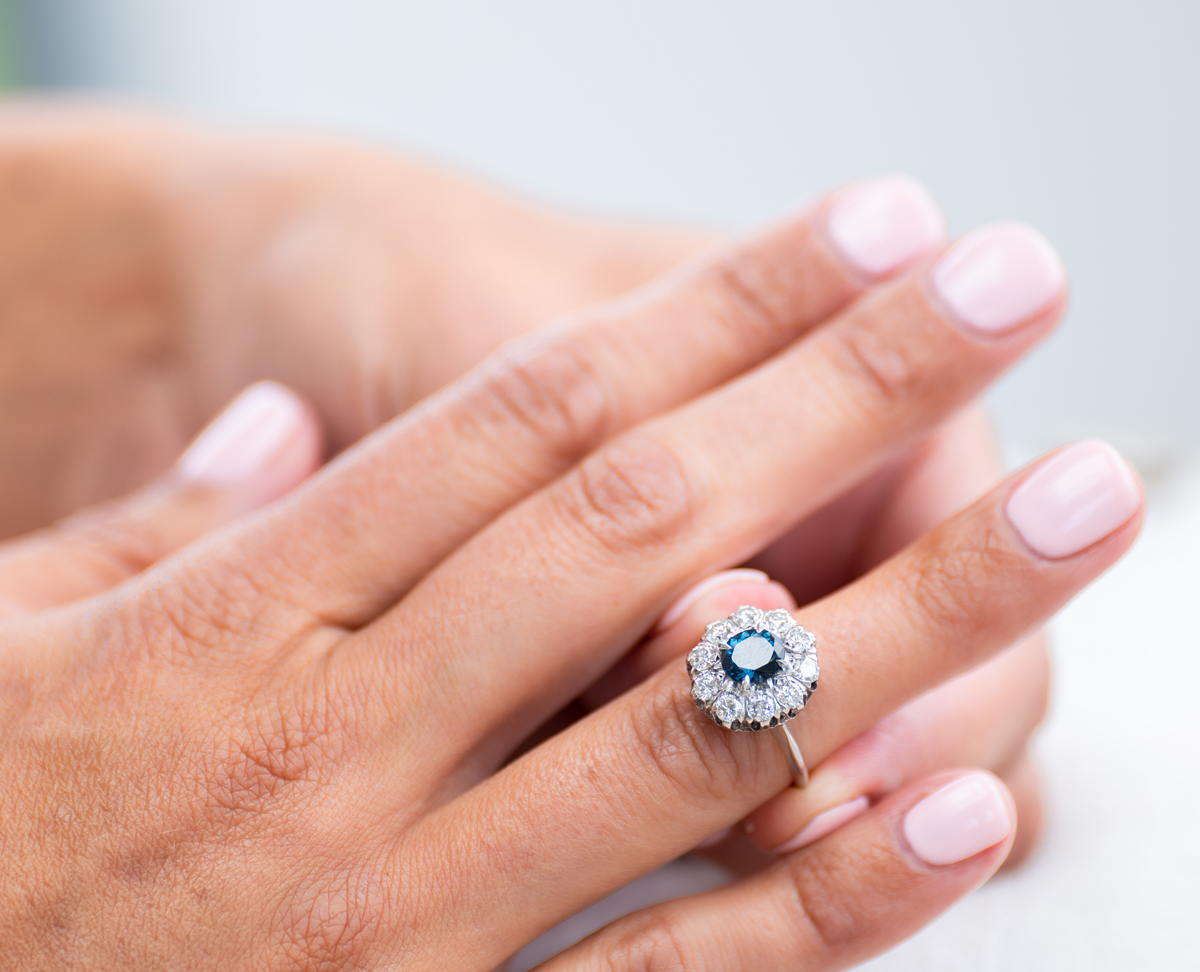 Antique Art Deco, French, 18ct white gold, cobalt spinel and diamond ring