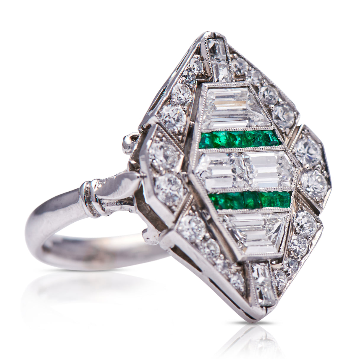 Art Deco, 18ct white gold, emerald and diamond cluster ring