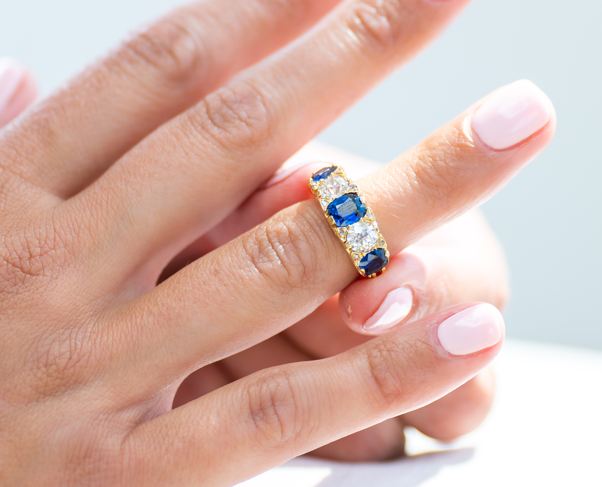Antique Victorian, 18ct yellow gold, sapphire and diamond five-stone ring