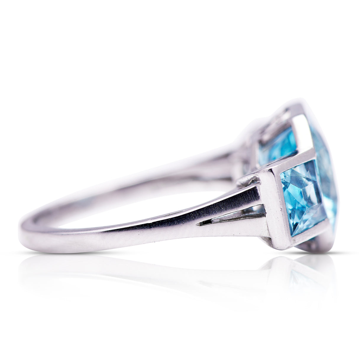 French 1920s Art Deco aquamarine ring, platinum
