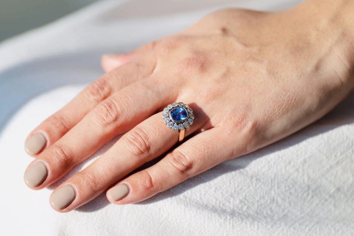 Sapphire Rings | Sapphire Engagement Rings | Topaz and Diamonds Rings | Diamond Engagement Rings | Antique Rings | Antique Ring Boutique | Vintage Engagement Rings | Antique Engagement Rings | Antique Jewellery company | Vintage Jewellery