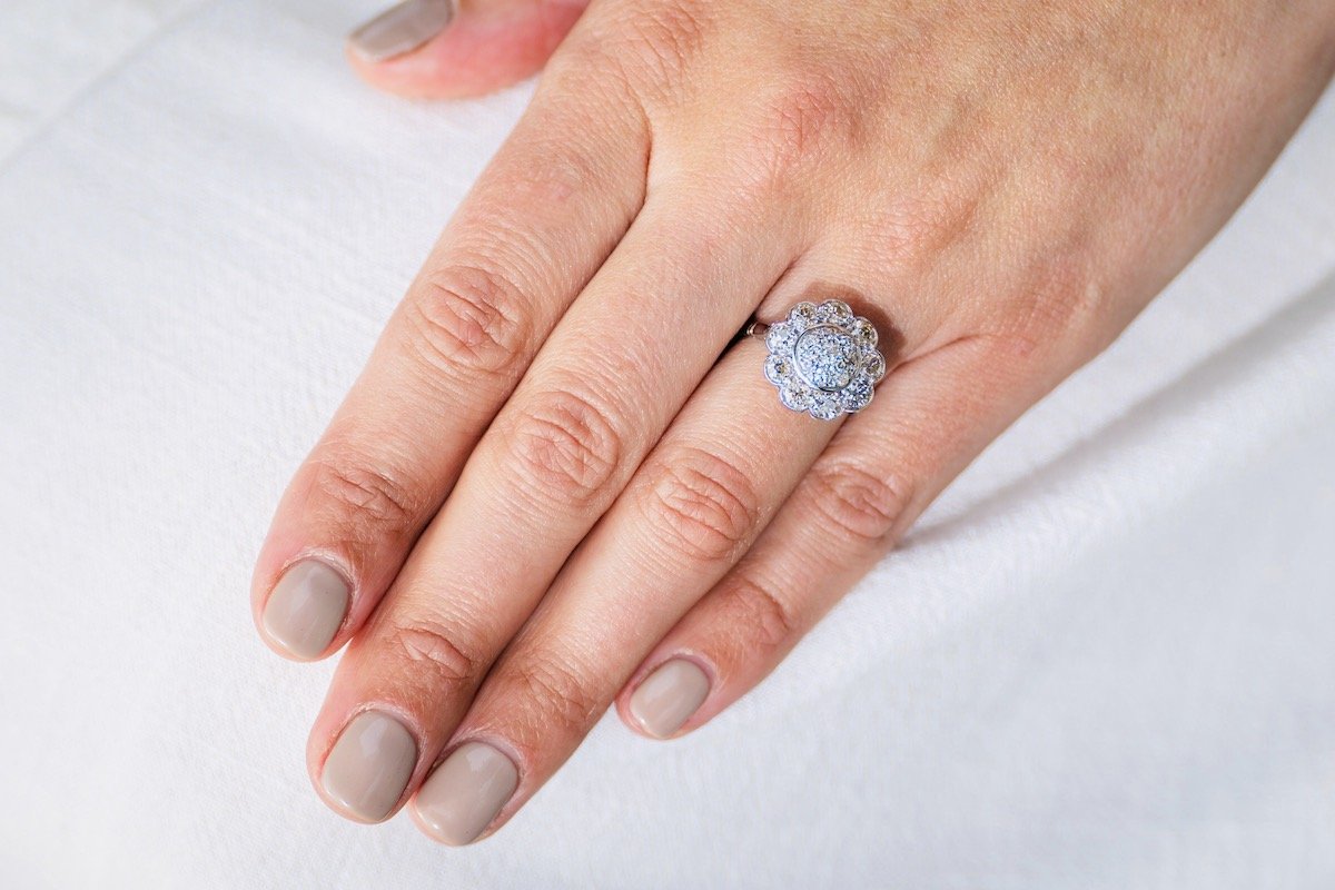 Art Deco, 18ct white gold, floral diamond cluster ring