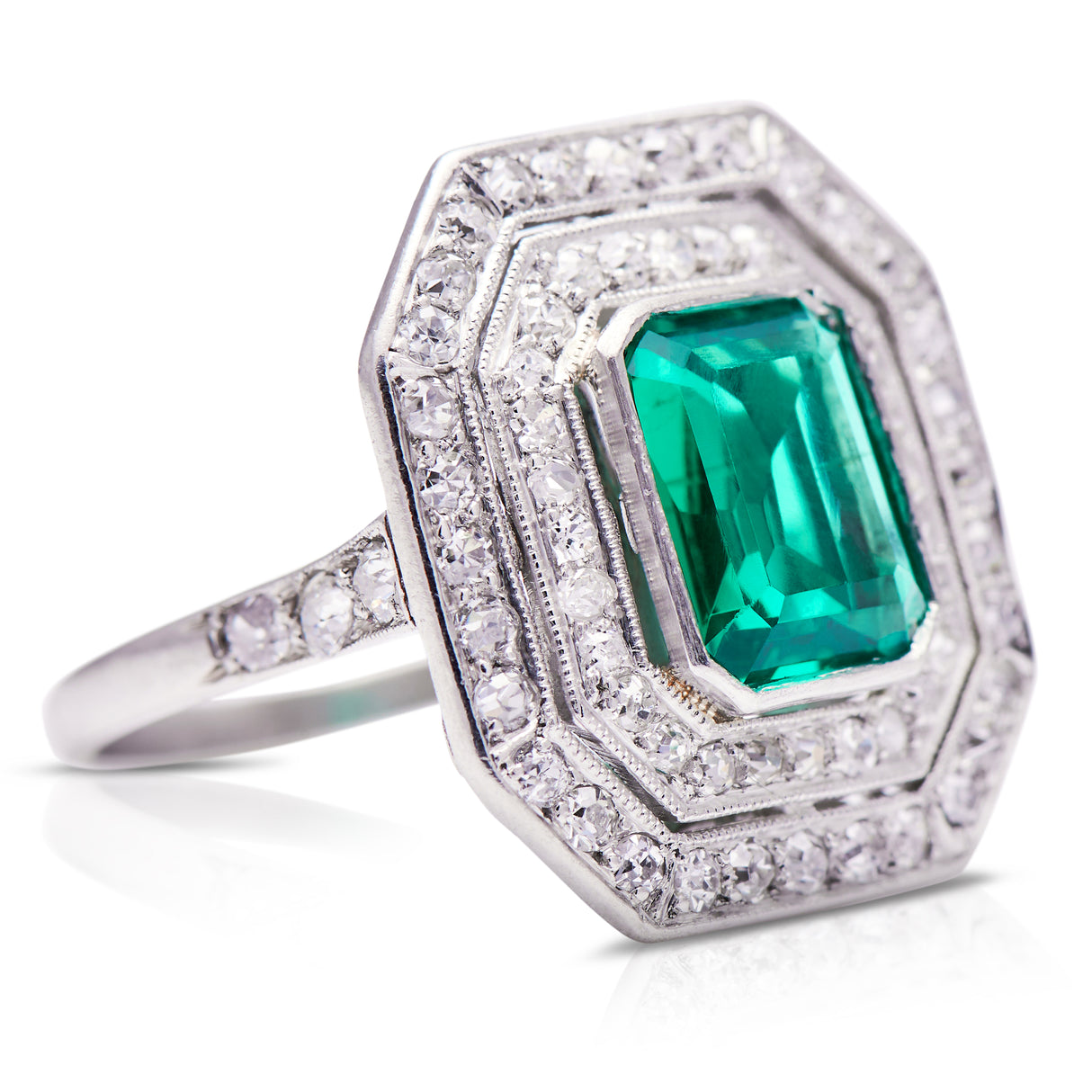 Edwardian_Platinum_Emerald | Diamond_Ring | Antique_Engagement_Rings | Vintage_Engagement_Rings | Art_Deco_Rings | Antique_Engagement_Rings | Vintage_Engagement_Rings | Antique_Jewellery | Emerald_Rings | Emerald_Jewellery | Emerald Ring | Antique Emerald Rings | Emerald Antique
