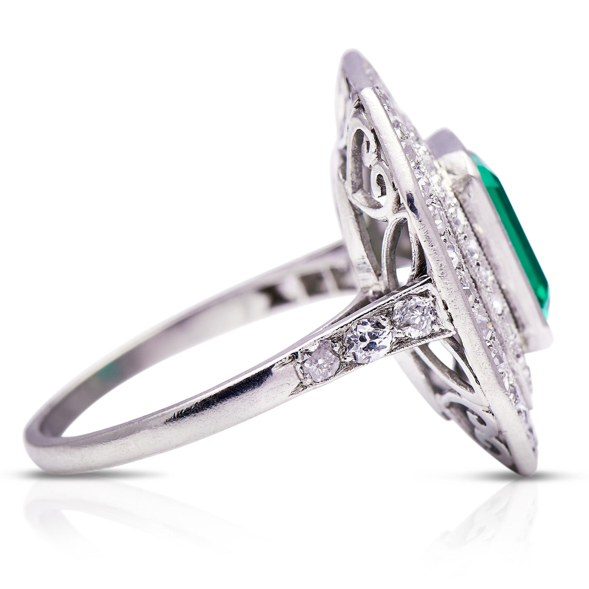 Edwardian_Platinum_Emerald | Diamond_Ring | Antique_Engagement_Rings | Vintage_Engagement_Rings | Art_Deco_Rings | Antique_Engagement_Rings | Vintage_Engagement_Rings | Antique_Jewellery | Emerald_Rings | Emerald_Jewellery | Emerald Ring | Antique Emerald Rings | Emerald Antique