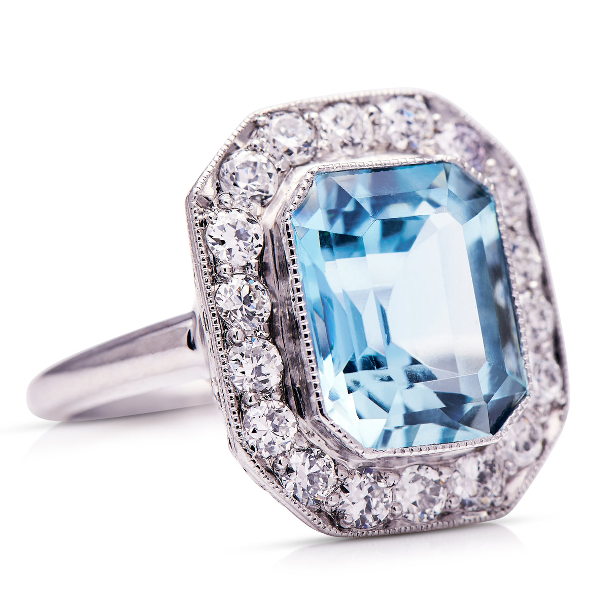 Aquamarine_Diamond_Engagement_Rings_Vintage