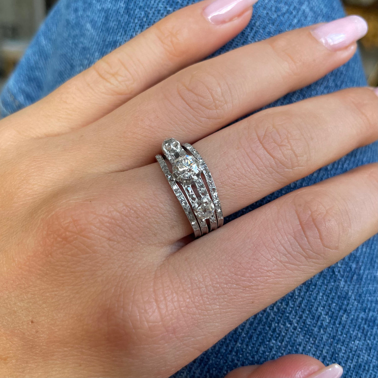 Art Deco, 18ct white gold, three-stone diamond ring