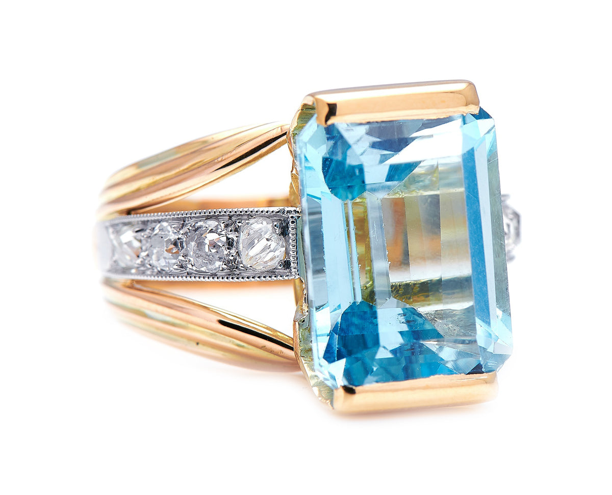 Art Deco, French, 18ct gold, aquamarine and diamond ring