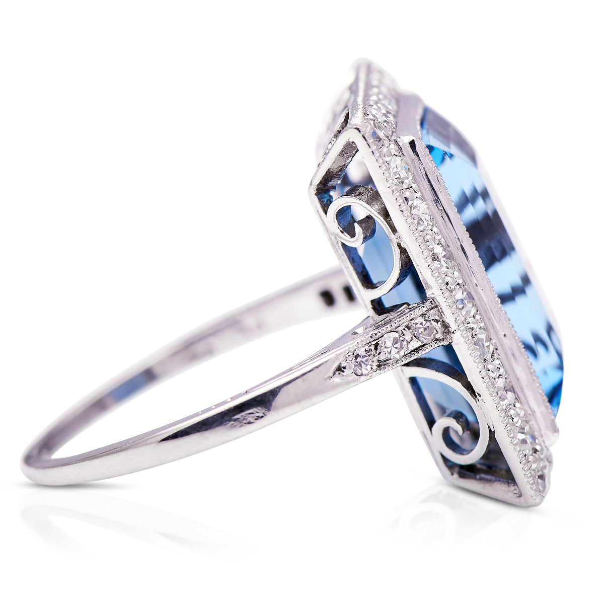 Art deco coral rings. Vintage coral rings. Antique aquamarine. Antique aquamarine ring. Antique aquamarine rings. Antique aquamarine and diamond rings. Platinum aquamarine rings. Antique aquamarine ring. Natural aquamarine coral jewellery. Art deco aquamarine rings. Vintage aquamarine rings.