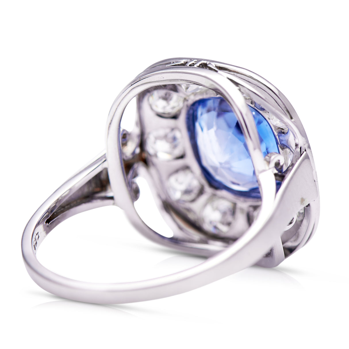 Art Deco, ceylon cushion-cut sapphire and diamond cluster ring, rear view.