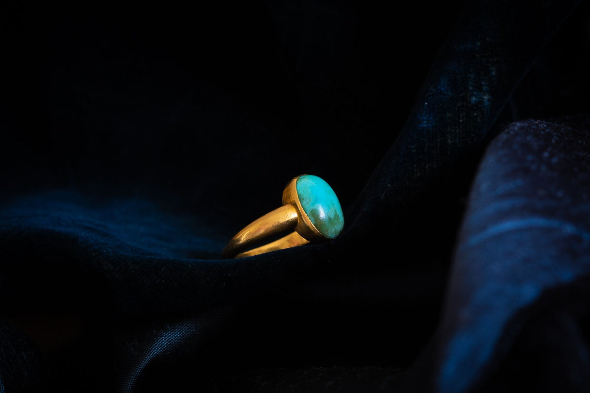 Georgian, 22ct gold, natural turquoise signet ring