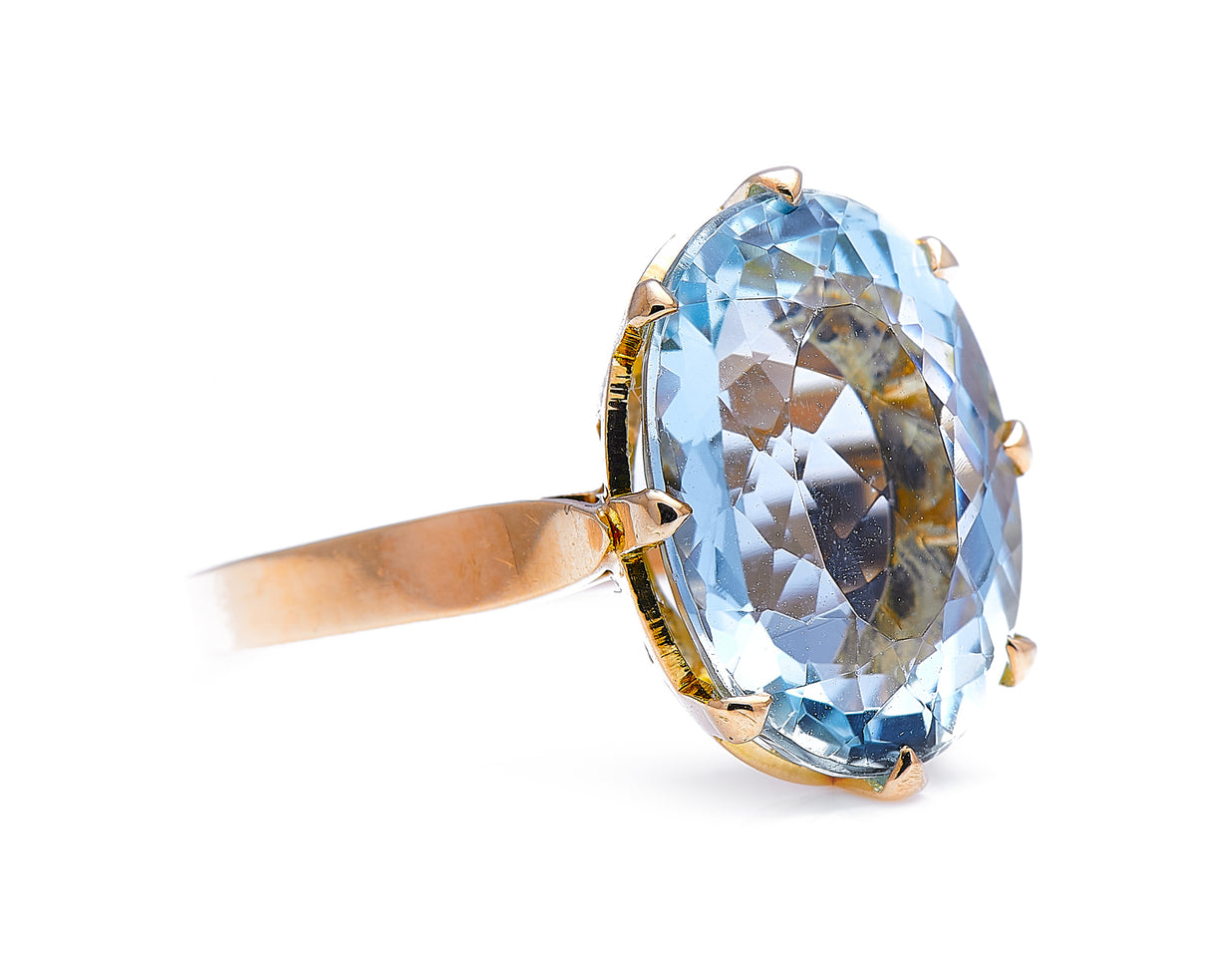 Mid century, 18ct gold, single stone aquamarine ring
